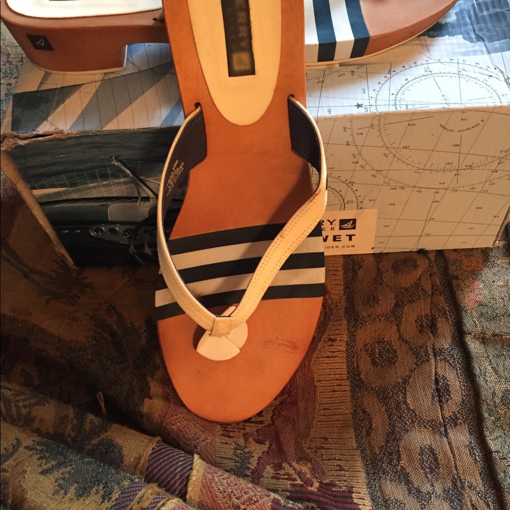 Sperry thong shoe
